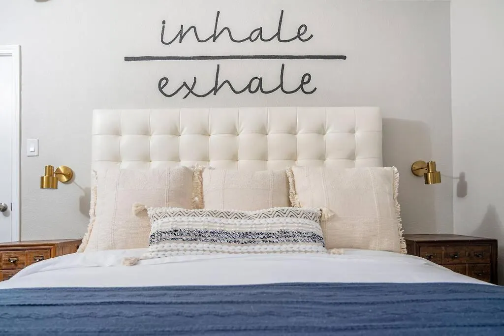 Remodeled Home W/ King Bed, Bunk Bed, & Yard Games Concord