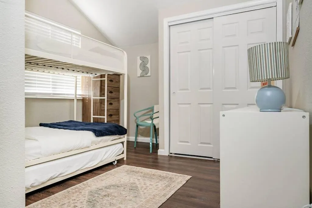 Remodeled Home W/ King Bed, Bunk Bed, & Yard Games Concord